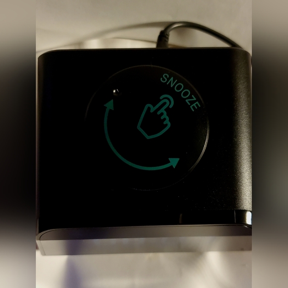 Multi functional alarm clock - Picture 3 of 10